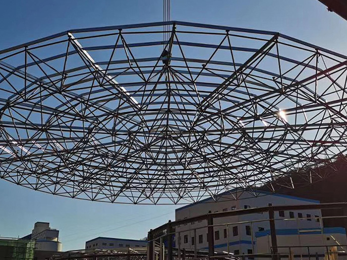 青铜峡螺栓球网架工程施工现场